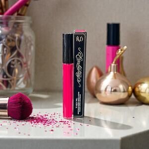 Kat Von D hyperlite liquid lipstick New shades Scarlet pearl 52